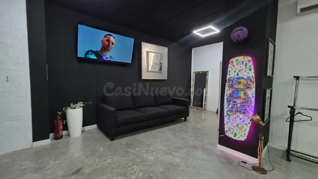 TRASPASO DE EXCELENTE BARBERÍA RENOVADA ZONA LOS ANGELES — 2