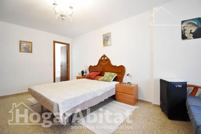 ¡4 DORMITORIOS! MUY AMPLIO CON BALCÓN EN EL CENTRO — 21