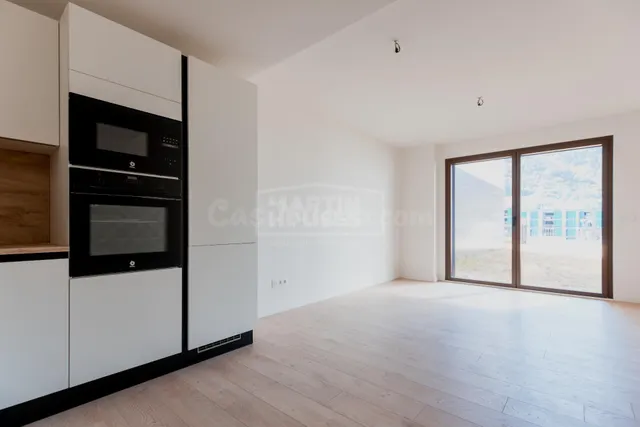 Si buscas una vivienda nueva a estrenar, con jardín privado y en pleno centro, este piso es una oportunidad única. — 4