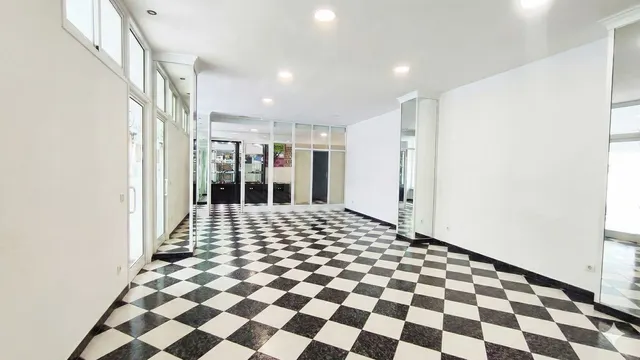 Local comercial 270m² en venta - Costa del Sol — 9