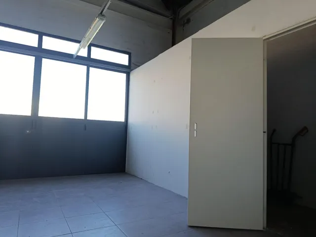 NAVE COMERCIAL — 10