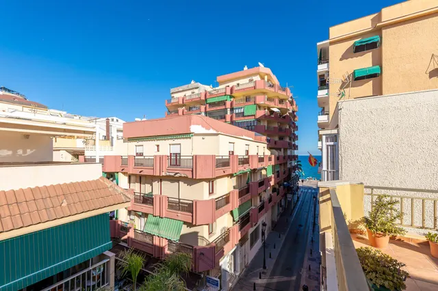 Piso con gran terraza de 29 m2 en segunda línea de playa – Fuengirola — 12