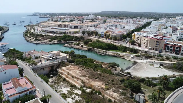 OL28 - Solar en Ciutadella con Licencia de obra activa y pro