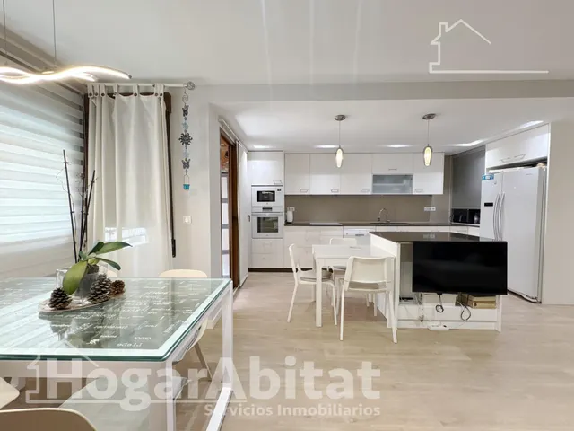 PRECIOSO REFORMADO CON BALCÓN Y ASCENSOR — 11