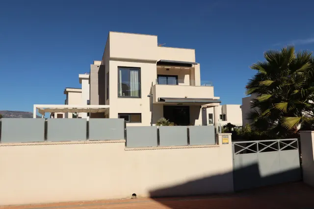 Villa 3 habitaciones 233m² en venta - La alberca — 16