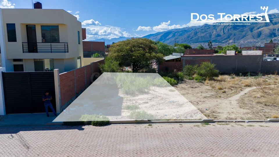 Terreno urbano en venta - Lava lava