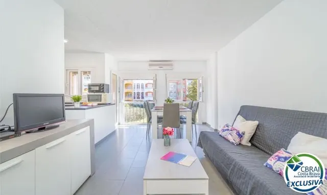 GRAN RESERVA Moderno apartamento reformado con piscinas y amplios jardines comunitarios — 9