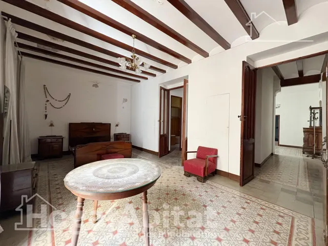 Espaciosa casa con local comercial y garaje en el centro — 7
