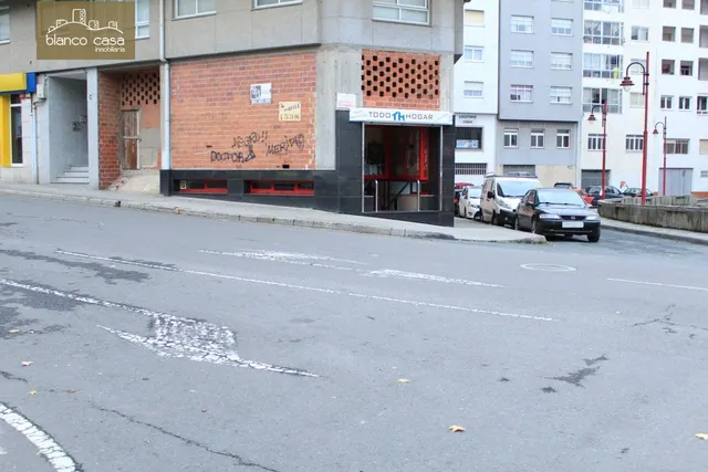 Bajo haciendo esquina zona San Martiño — 13