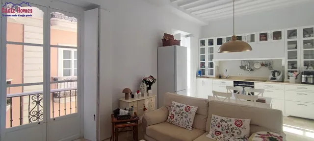 Preciosa vivienda en pleno centro.-Zona Plaza San Antonio — 2