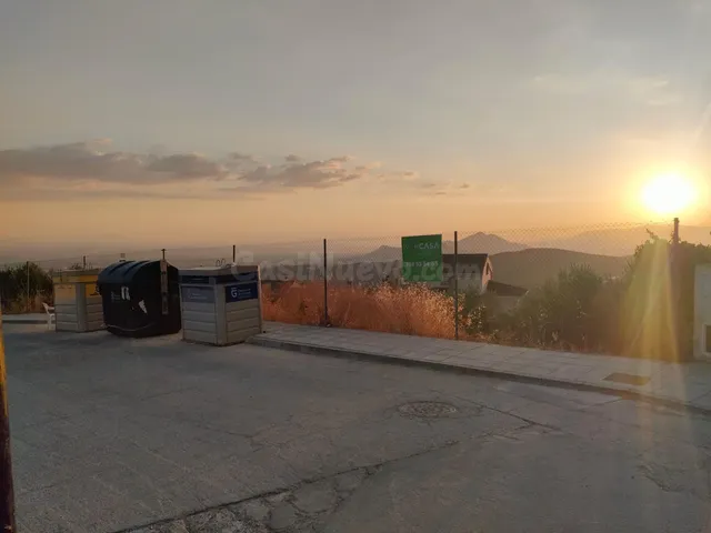 Solar Urbanizable en Guevejar. — 2