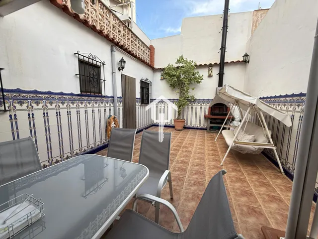 Espectacular casa pareada reformada en san vicente del raspeig: 142m2, 5 dormitorios, patio y terraza con solárium — 37