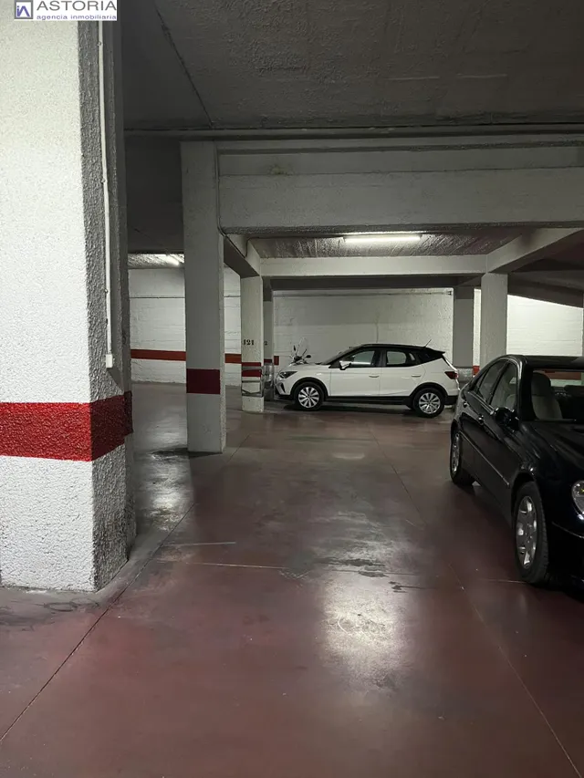 Piso sin amueblar con plaza de garaje junto a los Mondragones — 17