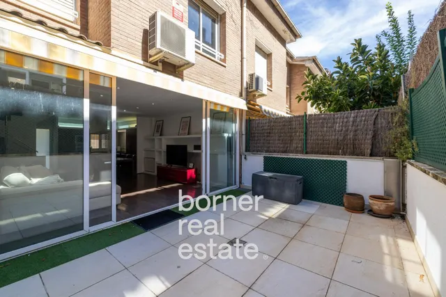 Chalet adosado en venta en Calle de Sant Josep — 7