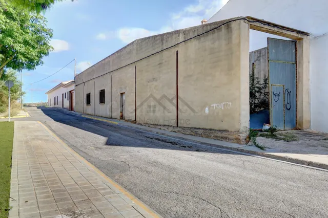 ¡Gran Oportunidad en Villamarxant! Solar urbano con potencia