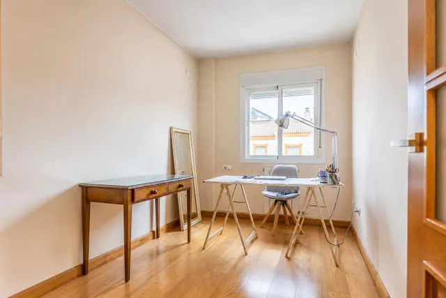 Fabulosa casa con patio ajardinado en Gelves, a diez minutos del centro de Sevilla. — 19