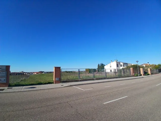 Parcela en venta en Aldeamayor de San Martín. 743 m2 Ref.2026 — 6