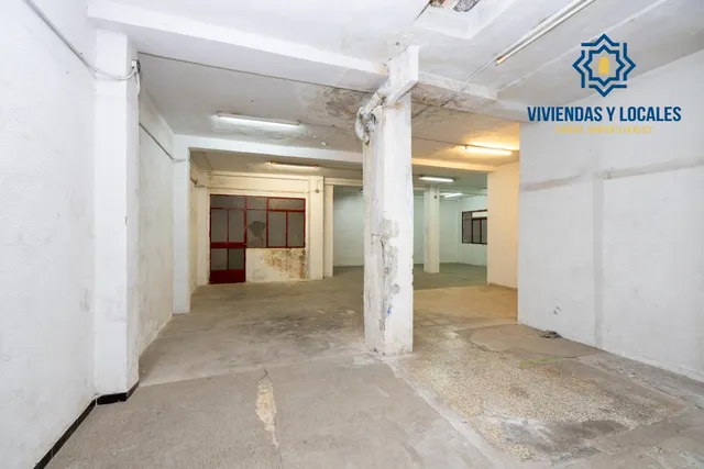 ¡Oportunidad Única en Angel Barrios! Local de 147m2 por solo 190.000€ — 9