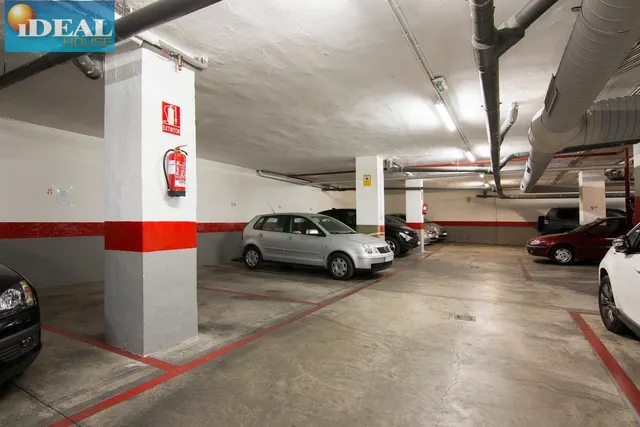 A6100J6. Plaza de garaje en camino de Ronda, junto Gimnasio Yo10 — 4