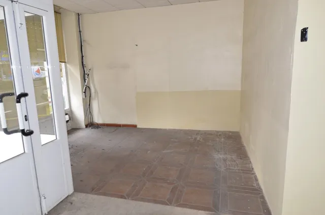 Urbis te ofrece un local comercial en zona San Cristóbal, Salamanca. — 4