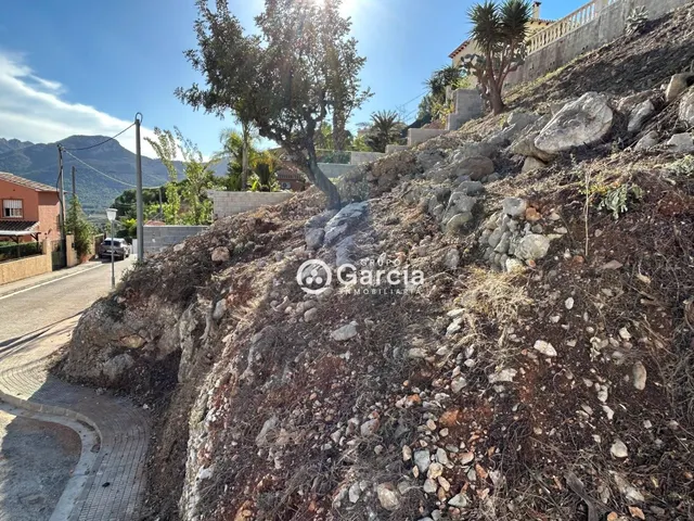 Parcela urbanizable a la venta en Alcalali. — 22
