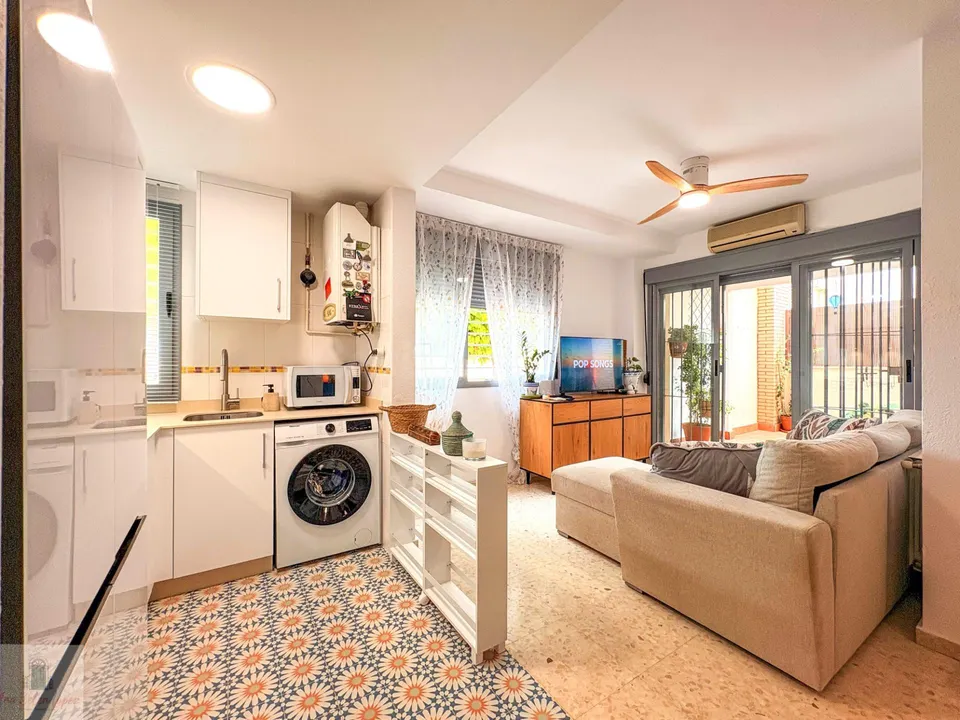 Apartamento de 2 dormitorios con patio, garaje y trastero en Ronda Sur