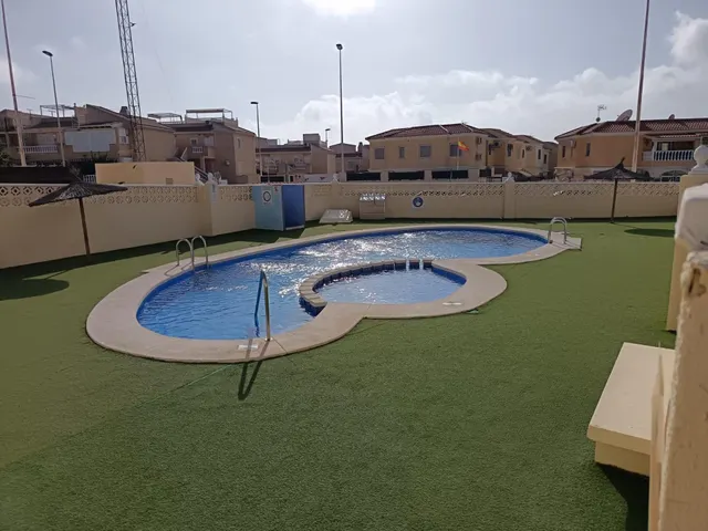 MAGNIFICO BUNGALOW EN PLANTA BAJA, IDEAL COMO VACACIONAL — 11
