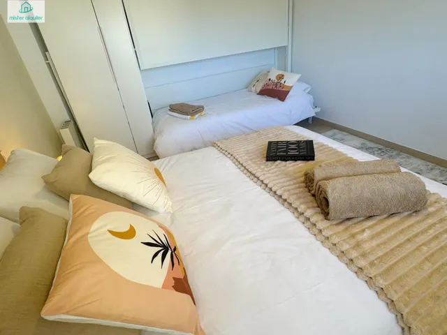 APARTAMENTO MODERNO EN EL CAMPELLO A 100 METROS DEL MAR, CON PISCINA, TERRAZA Y ZONAS COMUNES COMPLETAS — 28