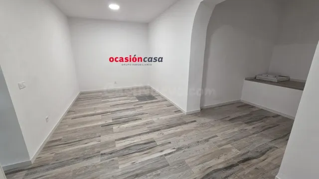 LOCAL COMERCIAL DE ALQUILER EN PLENA AVENIDA - foto 3