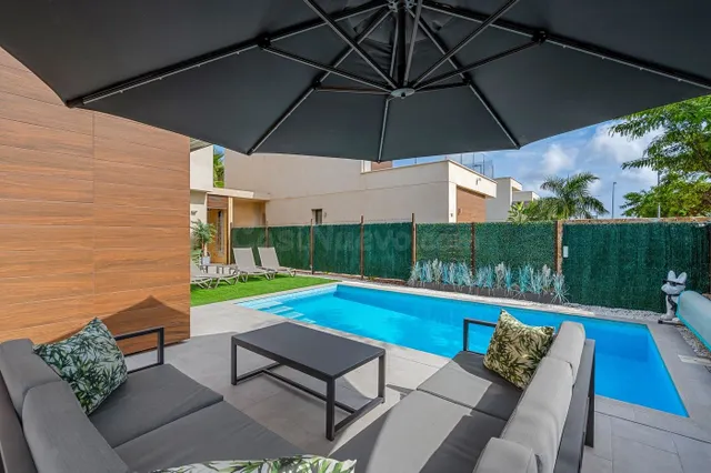 VILLA DE 3 DORMITORIOS Y 3 BAÑOS EN SAN JAVIER ( RODA ) — 3