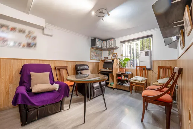 CHALET CON PISCINA Y JARDÍN A SOLO 10 MINUTOS DE GRANADA — 44