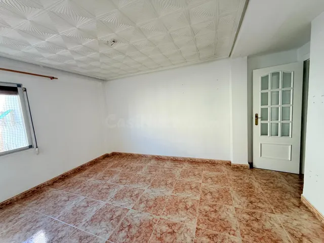 PISO EN BUENA ZONA, METRO AMISTAT, MUY LUMINOSO, A POCA DIST - foto 3