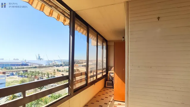 AMPLIO PISO EN VENTA CON VISTAS AL MAR Y UBICACIÓN PRIVILEGIADA EN ALICANTE — 3