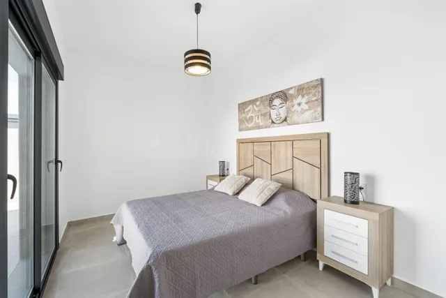 VILLA DE DISEÑO CON PISCINA PRIVADA EN DAYA NUEVA - foto 4