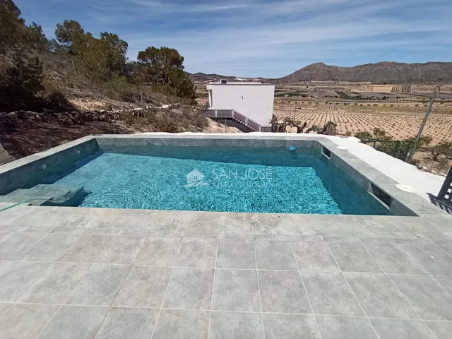 Se vende Villa con piscina en Cañada de la Leña — 35