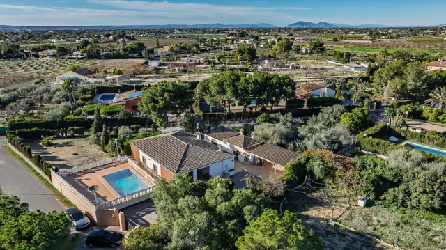 Chalet en Maitino, Elche