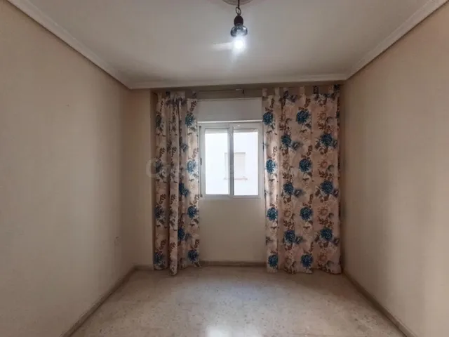 ¡Tu nuevo hogar te espera! Piso luminoso con balcón y excele - foto 5