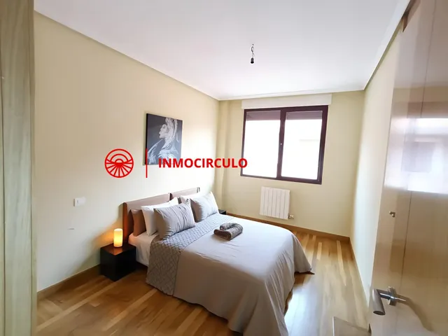Exclusivo Chalet Pareado Junto al HUBU: Tu Oasis Urbano en Burgos — 19