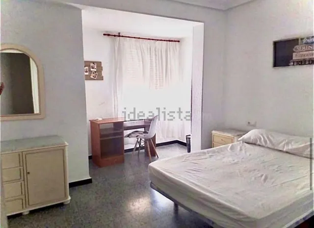 Piso 6 habitaciones 131m² en alquiler - Mestalla - foto 4