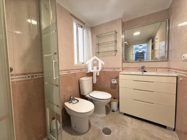Piso en venta en Alicante. zona de carolinas altas. 90m2, 3 habitaciones, 1 baño, segunda planta con ascensor. — 24