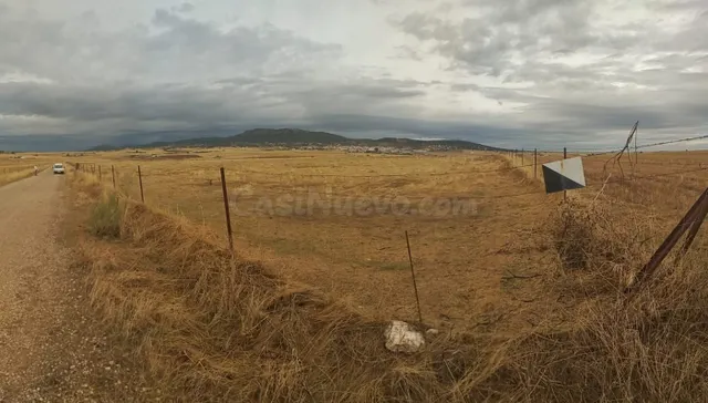 Gran Parcela de 7´5 ha. en Sierra de Fuentes - foto 2