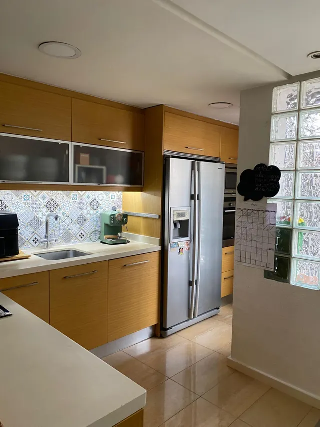 Espectacular adosado con buhardilla , apartamento independiente con baño y sin cocina, garaje doble y piscina en zona residencial premium — 13