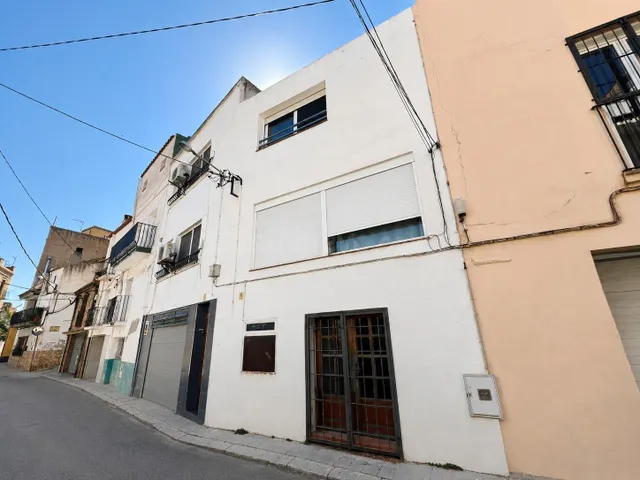 Casa con dos viviendas independientes y garaje en Llançà — 16
