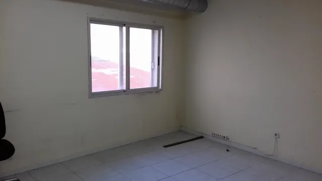 SE VENDE LOCAL, ZONA VIRXE DA CERCA, DE 400 M2 — 13
