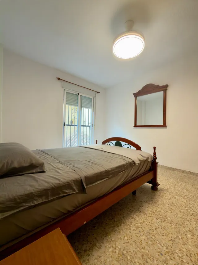¡Estrena tu nuevo hogar en Granada: recién reformado, totalmente amueblado y listo para entrar a vivir! — 29