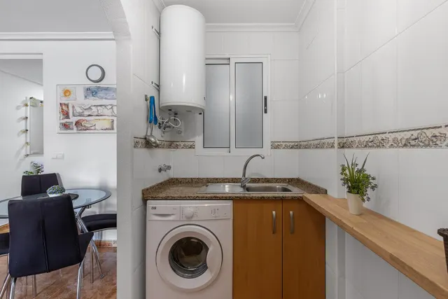 Estudio en Torrevieja con piscina comunitaria — 8