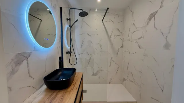 Vivienda completamente reformada con 3 dormitorios, terraza, jardín privado y piscina — 18