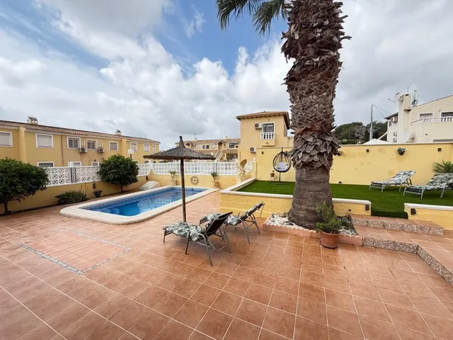Chalet 4 habitaciones 110m² en venta - Villamartin — 2