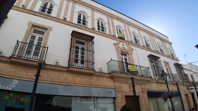 Inmueble en venta en Calle Charco (Rota) — 830 m2 construido