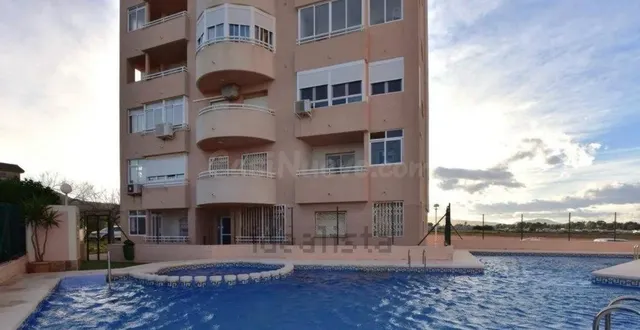 Piso con piscina, gareje y excelentes vistas a la playa y mo - foto 2